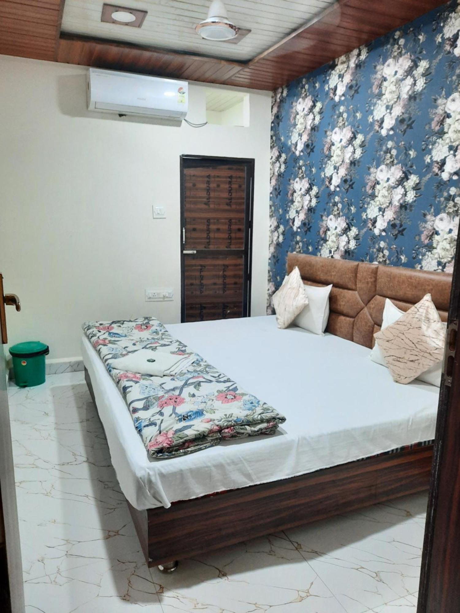 Hotel Ganga Sagar اوجاين المظهر الخارجي الصورة